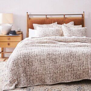 Amber Lewis Anthropologie Gwedolen Queen Quilt